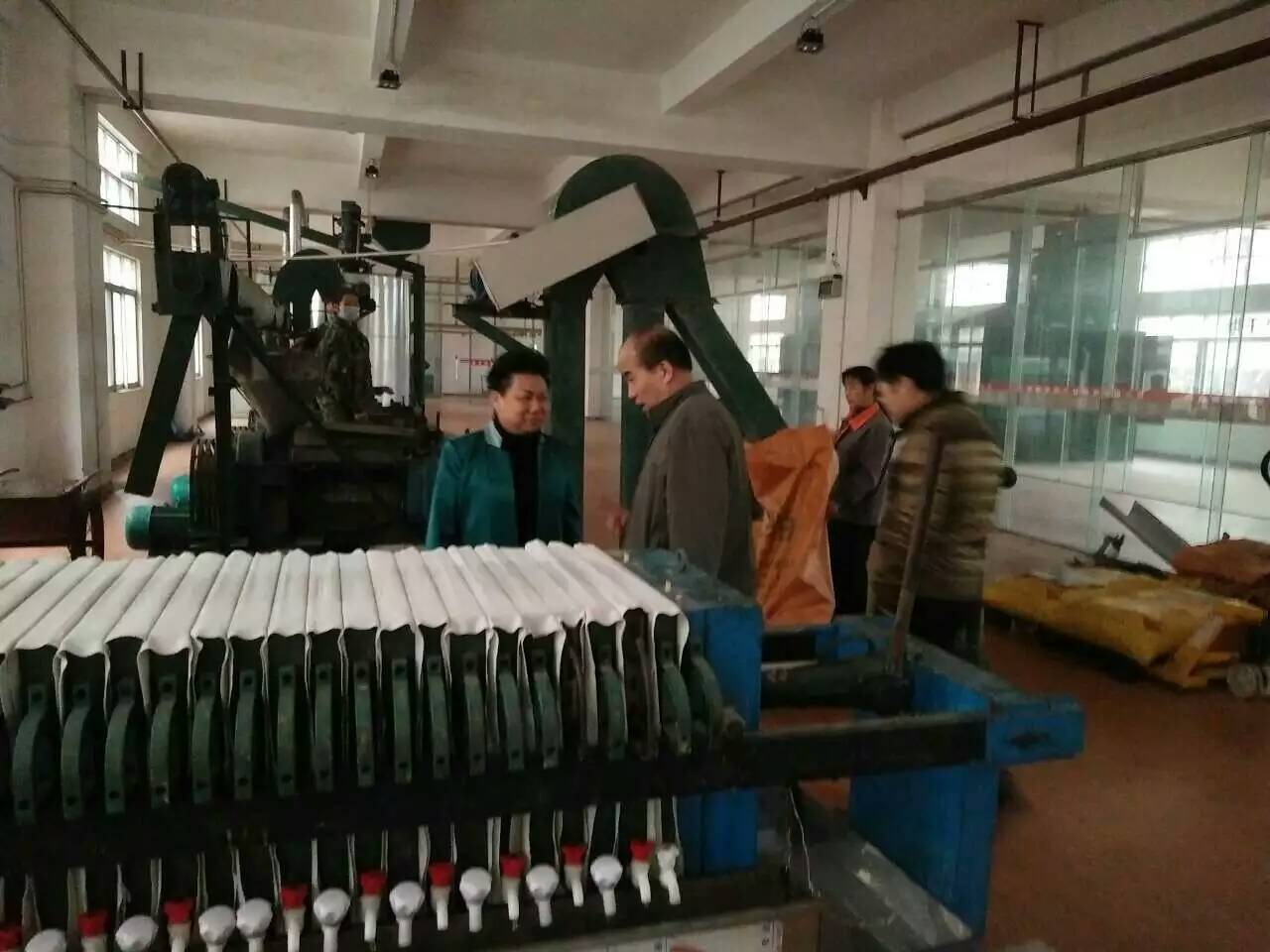 1458279735172471.jpg 上图:胡敏副县长(左一)、陈泽和总经理(右二).jpg